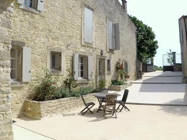 Les Gites du Chateau St Jacques d'Albas