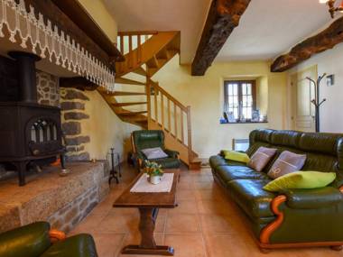House with stunning views across the meadows 30min from Mont Saint-Michel!