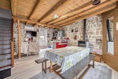 Maison de 2 chambres avec jardin clos et wifi a Valprivas