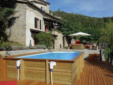 Beautiful holiday home with swimming pool lovely terrace and view over valley