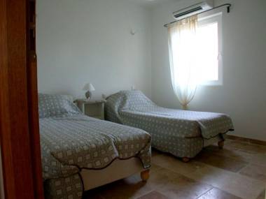 Villa de 3 chambres avec piscine privee jardin clos et wifi a Saint Saturnin les Apt