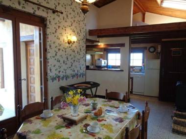 Gîte Saint-Haon-le-Châtel 4 pièces 6 personnes - FR-1-496-21