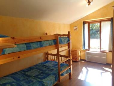 Gîte Saint-Haon-le-Châtel 4 pièces 6 personnes - FR-1-496-21