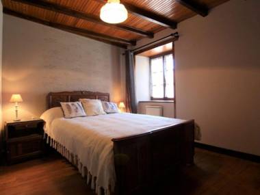 Gîte Saint-Ilpize 3 pièces 4 personnes - FR-1-582-93