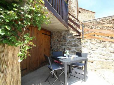 Gîte Saint-Ilpize 3 pièces 4 personnes - FR-1-582-93