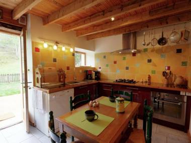 Gîte Saint-André-d'Apchon 1 pièce 2 personnes - FR-1-496-23