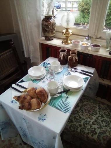 Lenard Charles Bed & Breakfast