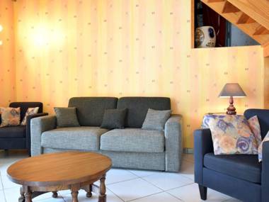 Detached villa in a small villa estate with private swimming pool