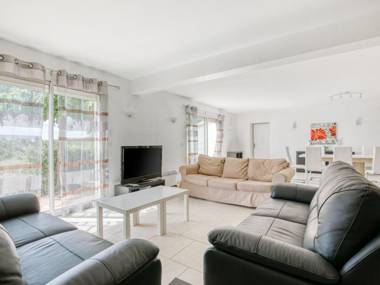 Private villa with swimming pool in beautiful natural surroundings