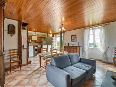 Vintage Holiday Home in Loubejac with a Private Pool