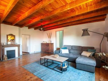 Charming Holiday Home in Loubejac with Private Pool