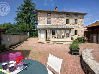 Gîte Belmont-de-la-Loire 4 pièces 8 personnes - FR-1-496-32