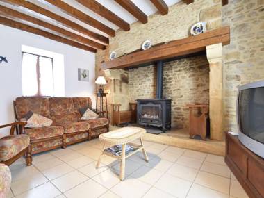 Cozy Holiday Home with Barbecue in Aquitaine