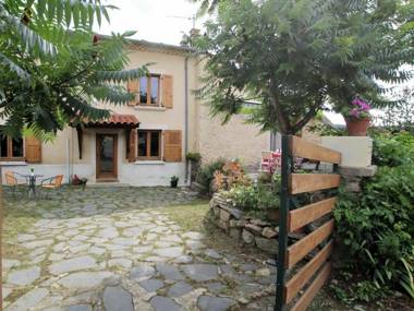 Gîte Saint-Privat-du-Dragon 4 pièces 6 personnes - FR-1-582-31