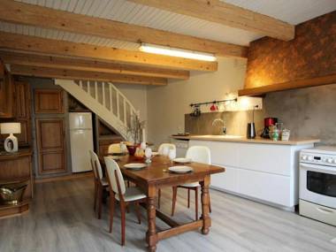 Gîte Saint-Privat-du-Dragon 4 pièces 6 personnes - FR-1-582-31