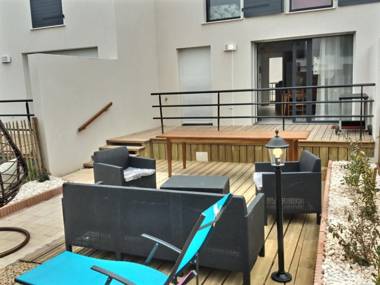 Pavillon climatisé pour 8 personnes terrasse jardin parking privé dans une résidence sécurisée