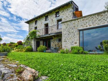 Exquisite Mansion in Cantal with Jacuzzi Sauna and Pool