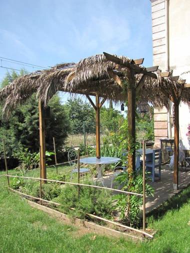 La Gare De Millas Chambres d'hôtes