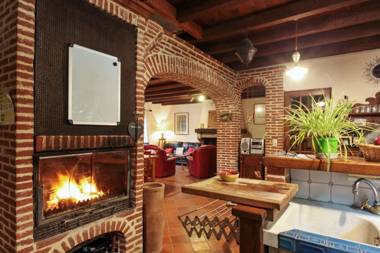 Villa de 4 chambres avec piscine privee jardin clos et wifi a Sousceyrac En Quercy