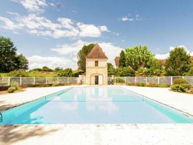 Beautiful Holiday Home in Aquitaine near the Forest