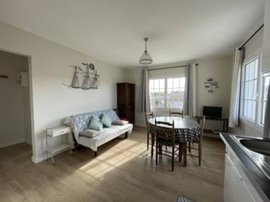 Appartement Jullouville 2 pièces 2 personnes - FR-1-361-37