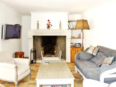 Maison de 4 chambres avec piscine privee jardin amenage et wifi a Molleges