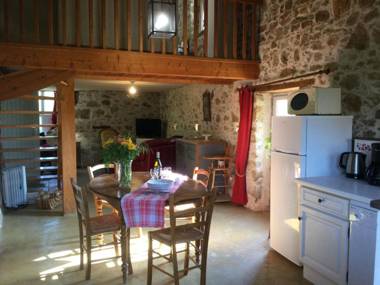 Gîte Chaillé-sous-les-Ormeaux 3 pièces 4 personnes - FR-1-426-138