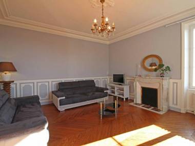 Gîte Neuvy-au-Houlme 5 pièces 9 personnes - FR-1-497-11