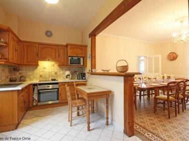 Gîte Neuvy-au-Houlme 5 pièces 9 personnes - FR-1-497-11
