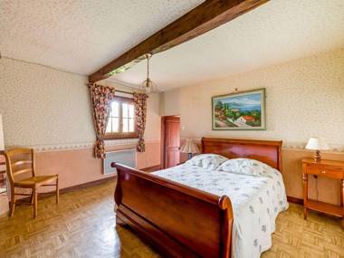 Quaint Holiday Home in Saint-Germain-Sur-Bresle with Garden