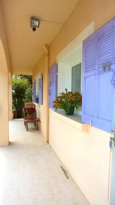 Appartement d'une chambre avec vue sur la ville terrasse amenagee et wifi a La Garde a 6 km de la plage