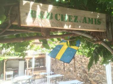 Chez les Amis