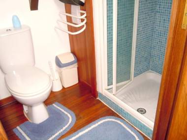 Maison de 2 chambres avec jardin amenage et wifi a Tredrez Locquemeau a 1 km de la plage