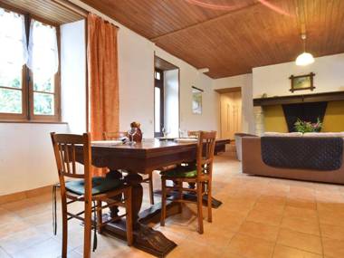 Graceful Holiday Home in Berbiguières with Terrace