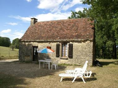 Quaint Holiday Home in Berbiguières near the Forest
