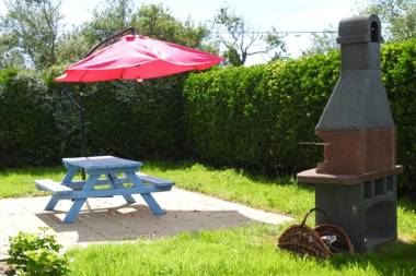 Propriete d'une chambre a Sainte Marie du Mont a 100 m de la plage avec jardin clos et wifi