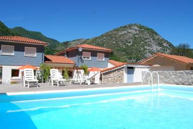 Les Terrasses De Castelmerle