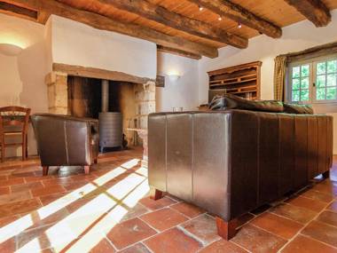 Sprawling Mansion in Aquitaine with Swimming Pool