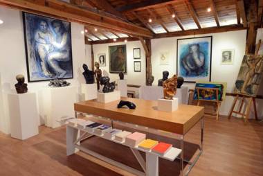 Maison de 4 chambres avec piscine privee jacuzzi et jardin amenage a Callen