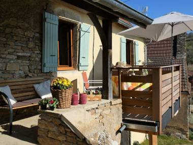 Cozy Holiday Home in Joncy with Valley View