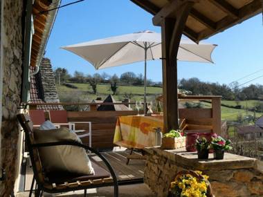 Cozy Holiday Home in Joncy with Valley View