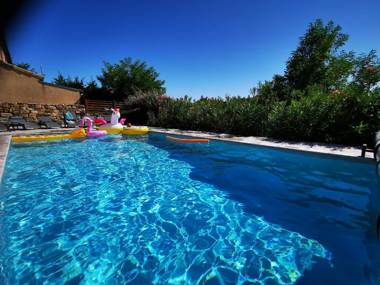 Magnifique gîte en pierres 6 personnes avec piscine privée Ardèche plein sud