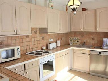 Gîte Mazeyrolles 3 pièces 4 personnes - FR-1-616-165