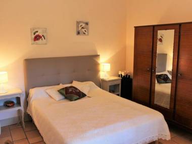 Gîte Mensignac 3 pièces 5 personnes - FR-1-616-40