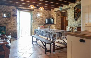 Awesome home in Roquebrun w/ 2 Bedrooms