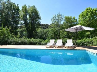 Child  dog friendly villa with private swimming pool and fenced garden on the river