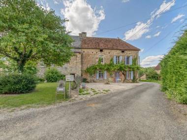 Alluring Holiday Home in D gagnac with Heated Pool