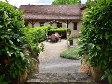 Elegant Cottage with Swimming Pool in Prats-du-Périgord