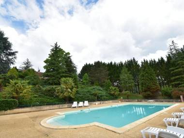 Elegant Cottage with Swimming Pool in Prats-du-Périgord