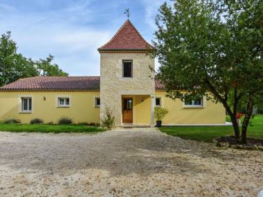 Delightful Holiday Home in Gindou with Private Swimming Pool